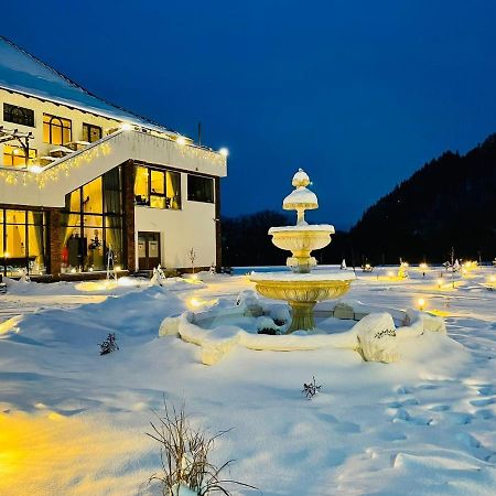 Gradina Mariajelor Hotel Câmpulung Moldovenesc Екстериор снимка