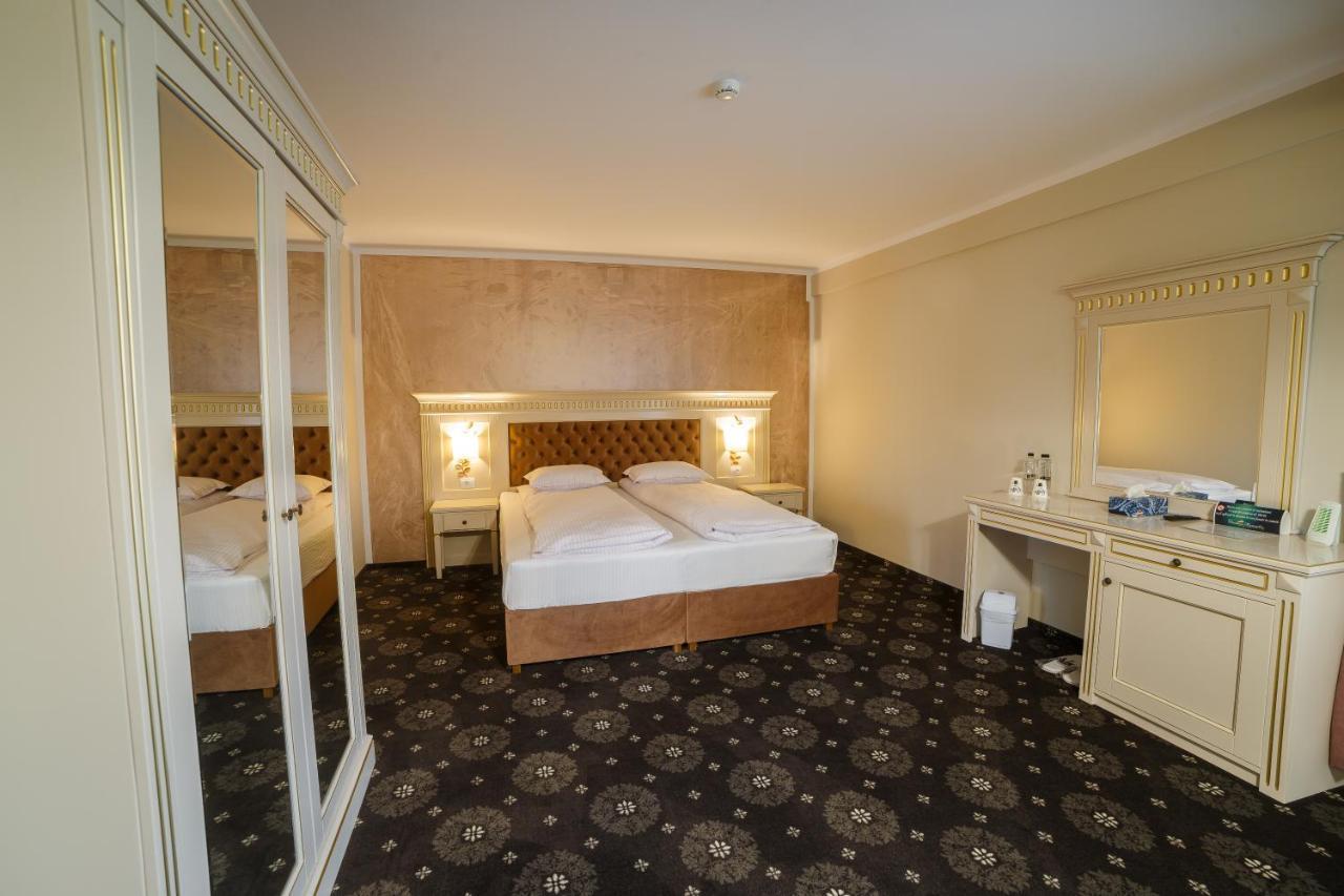 Gradina Mariajelor Hotel Câmpulung Moldovenesc Екстериор снимка