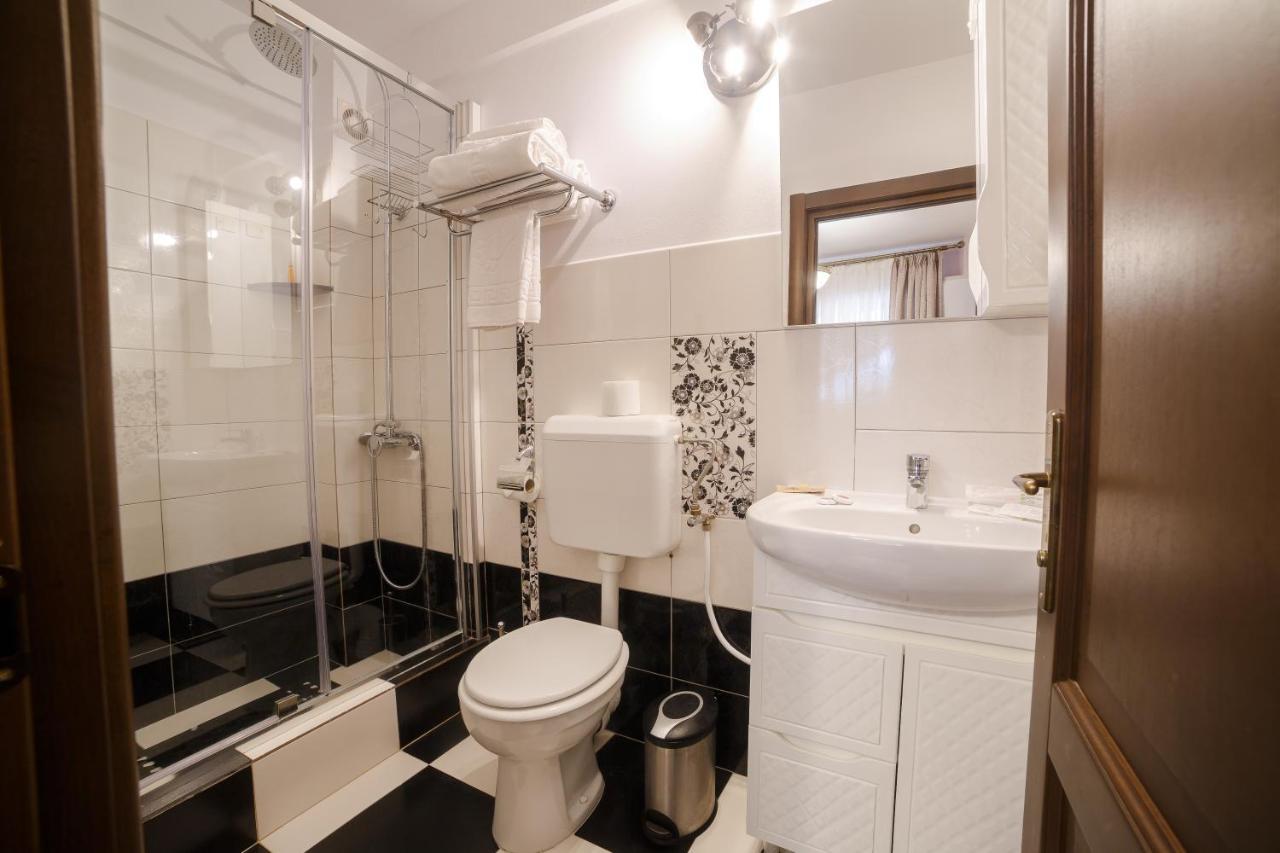 Gradina Mariajelor Hotel Câmpulung Moldovenesc Екстериор снимка