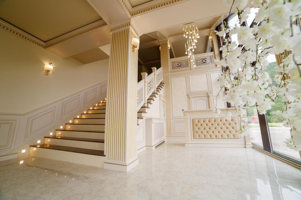 Gradina Mariajelor Hotel Câmpulung Moldovenesc Екстериор снимка