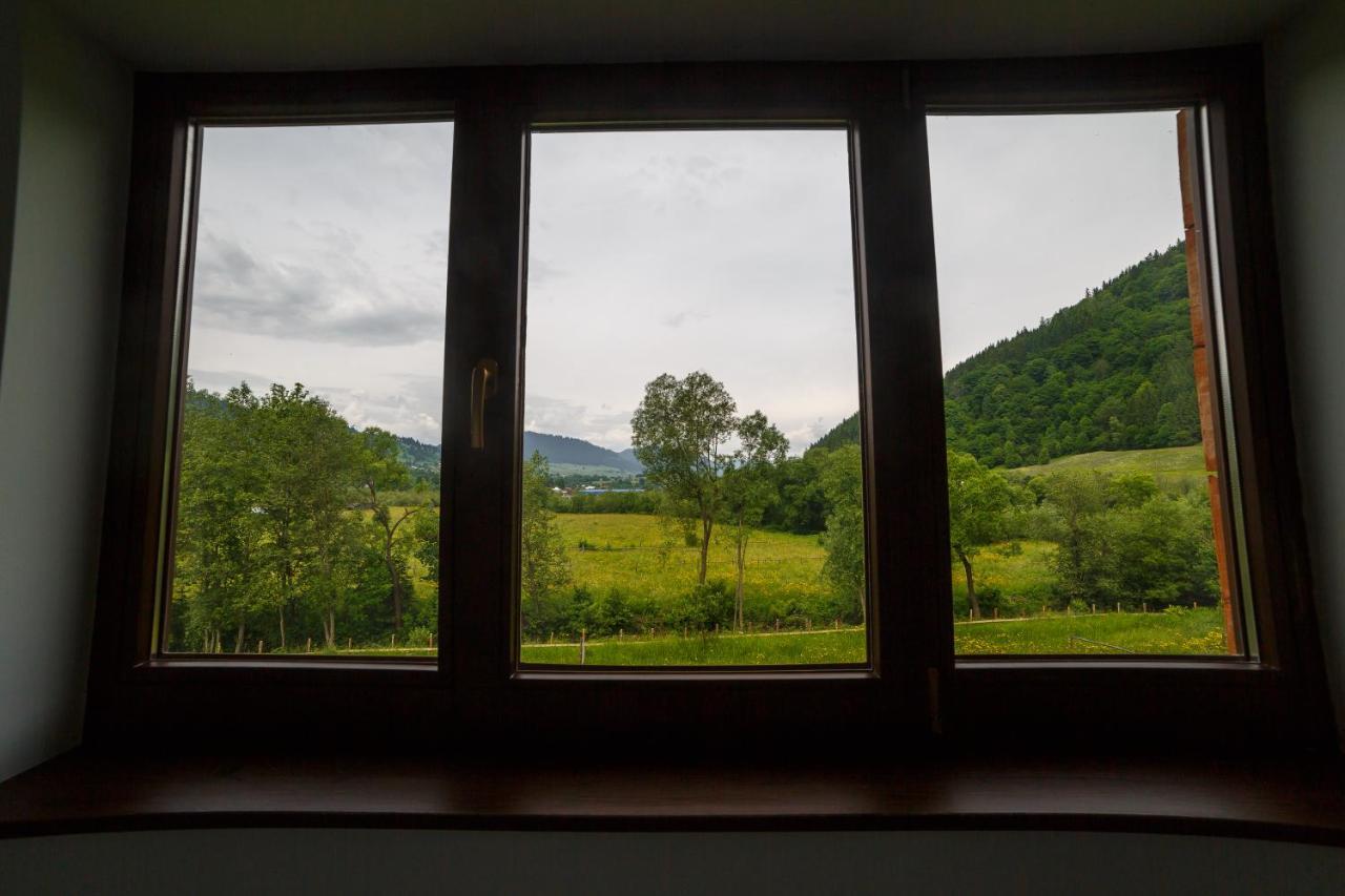 Gradina Mariajelor Hotel Câmpulung Moldovenesc Екстериор снимка