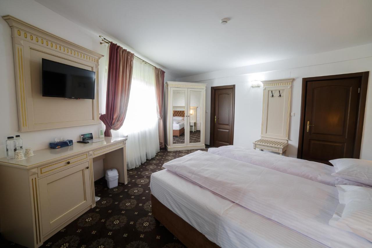 Gradina Mariajelor Hotel Câmpulung Moldovenesc Екстериор снимка