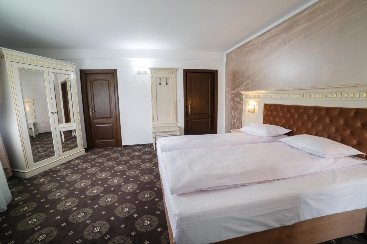 Gradina Mariajelor Hotel Câmpulung Moldovenesc Екстериор снимка