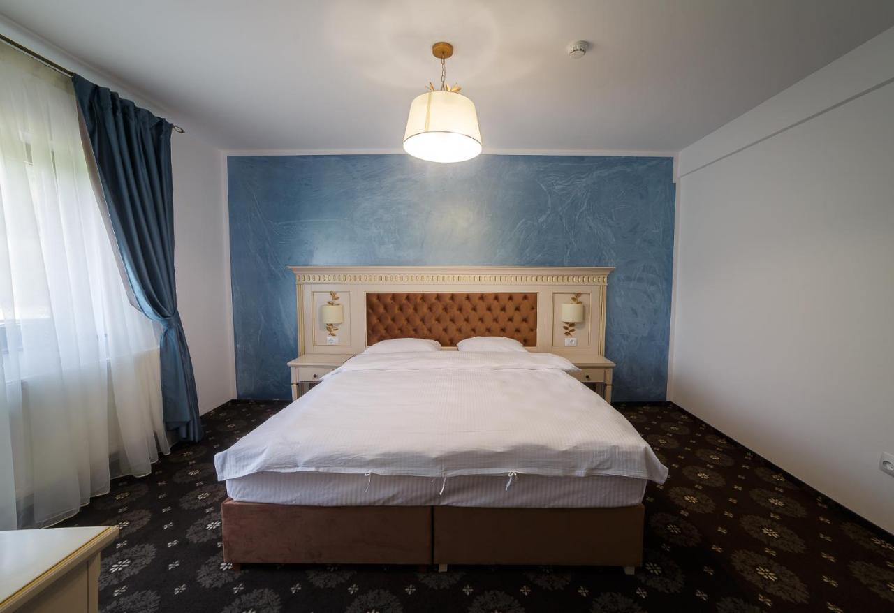 Gradina Mariajelor Hotel Câmpulung Moldovenesc Екстериор снимка