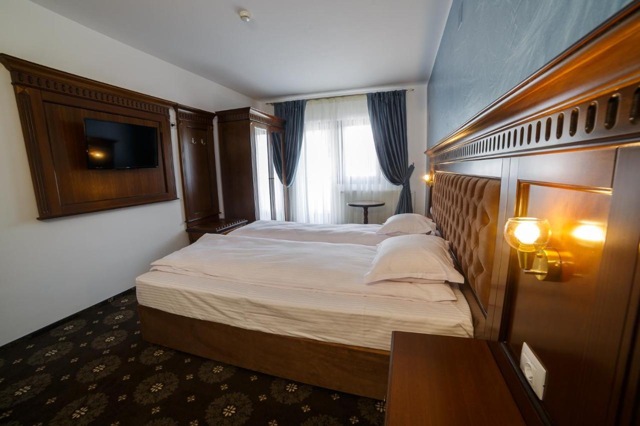 Gradina Mariajelor Hotel Câmpulung Moldovenesc Екстериор снимка