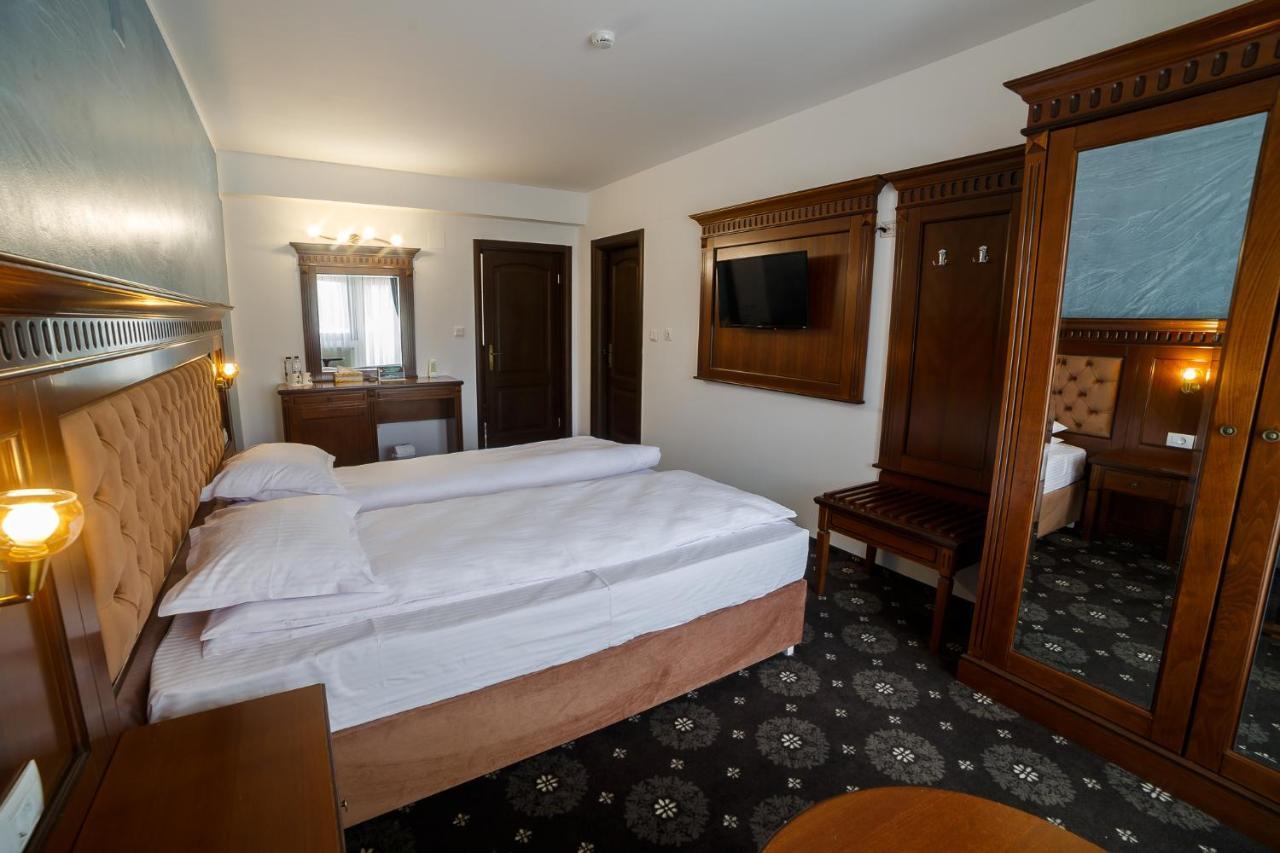 Gradina Mariajelor Hotel Câmpulung Moldovenesc Екстериор снимка