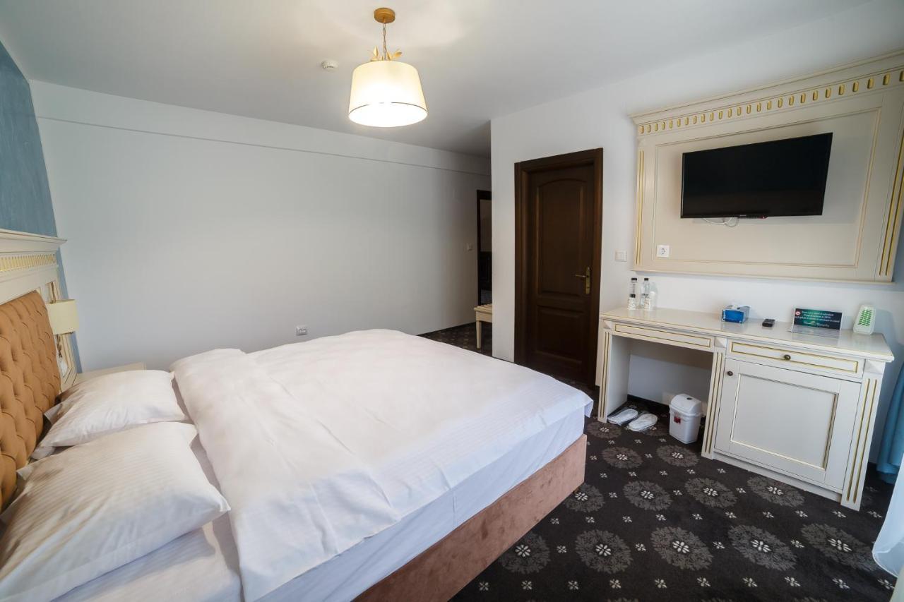 Gradina Mariajelor Hotel Câmpulung Moldovenesc Екстериор снимка