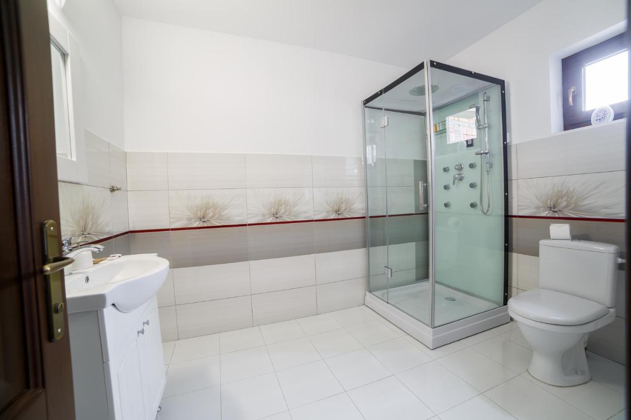 Gradina Mariajelor Hotel Câmpulung Moldovenesc Екстериор снимка