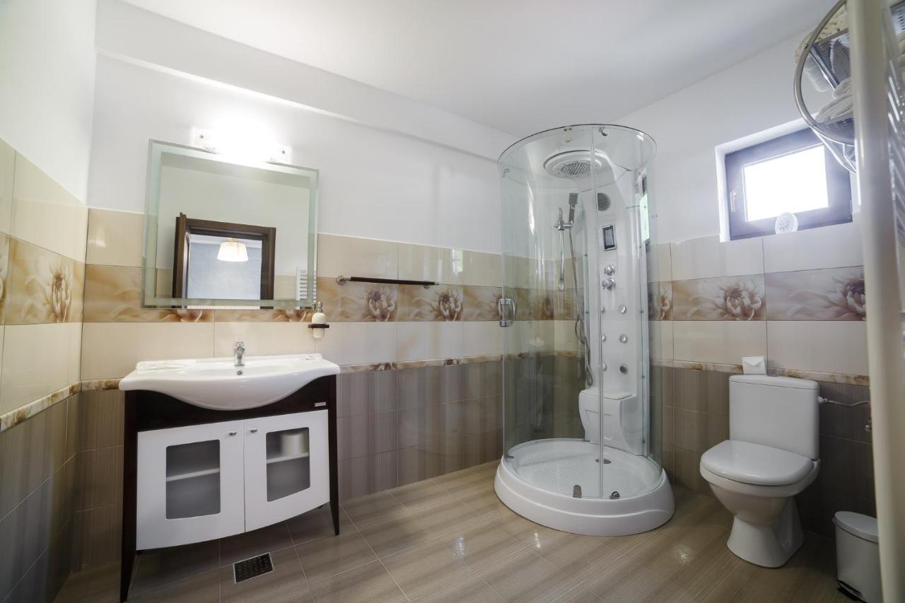 Gradina Mariajelor Hotel Câmpulung Moldovenesc Екстериор снимка