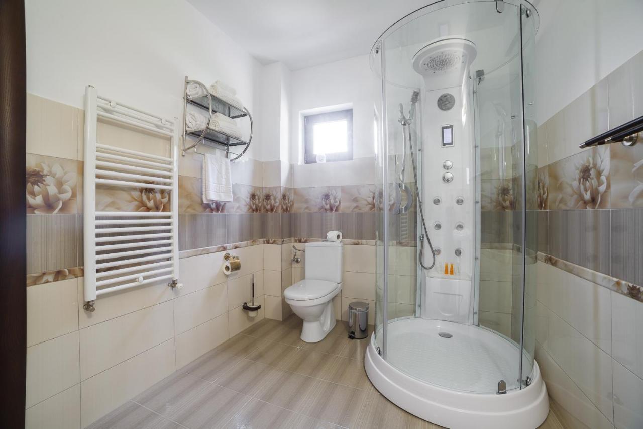 Gradina Mariajelor Hotel Câmpulung Moldovenesc Екстериор снимка