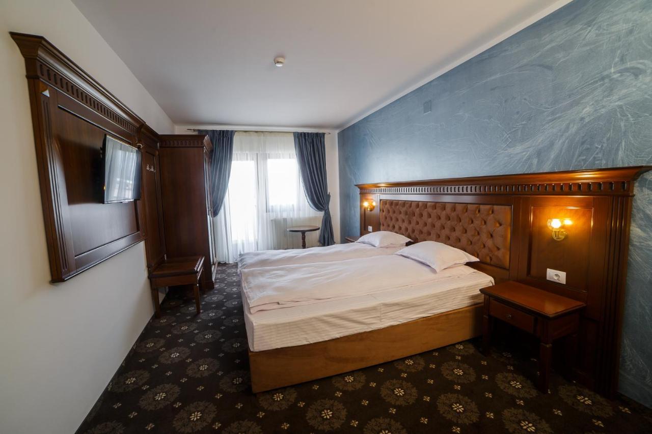 Gradina Mariajelor Hotel Câmpulung Moldovenesc Екстериор снимка
