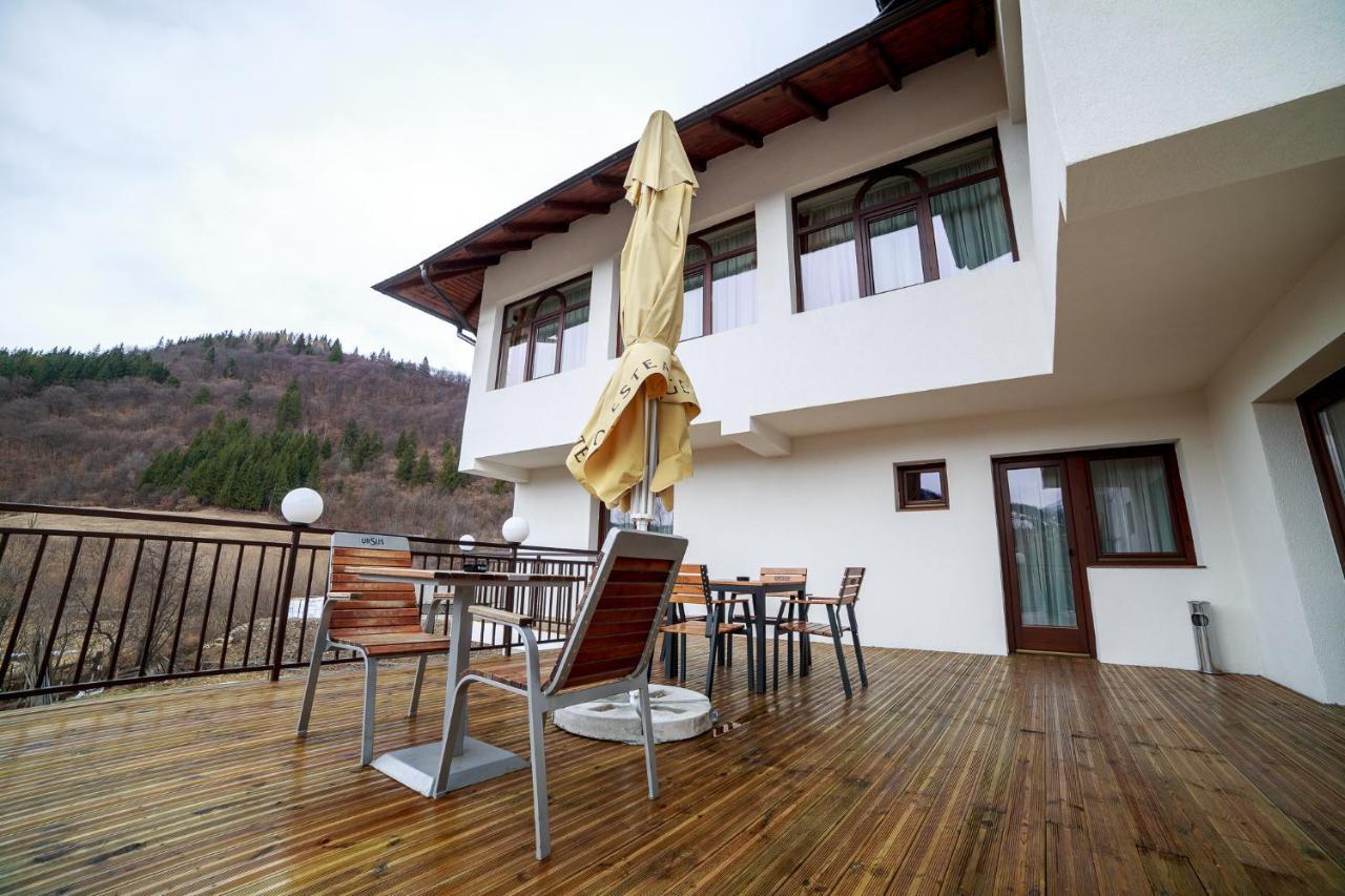 Gradina Mariajelor Hotel Câmpulung Moldovenesc Екстериор снимка