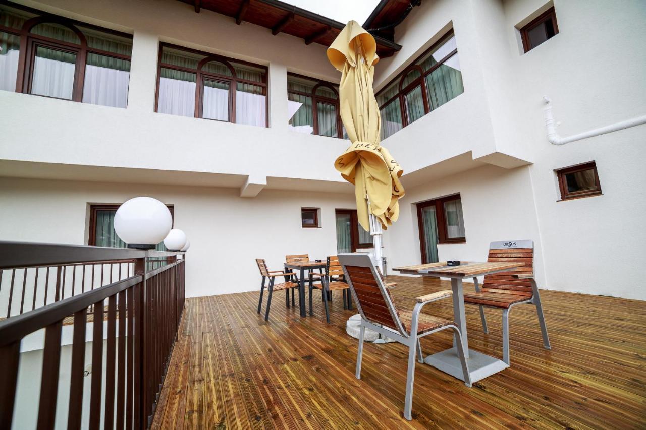 Gradina Mariajelor Hotel Câmpulung Moldovenesc Екстериор снимка