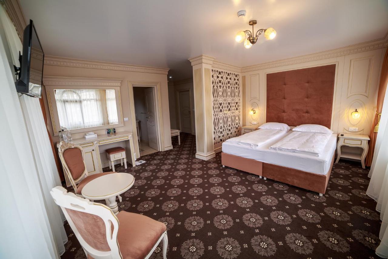 Gradina Mariajelor Hotel Câmpulung Moldovenesc Екстериор снимка