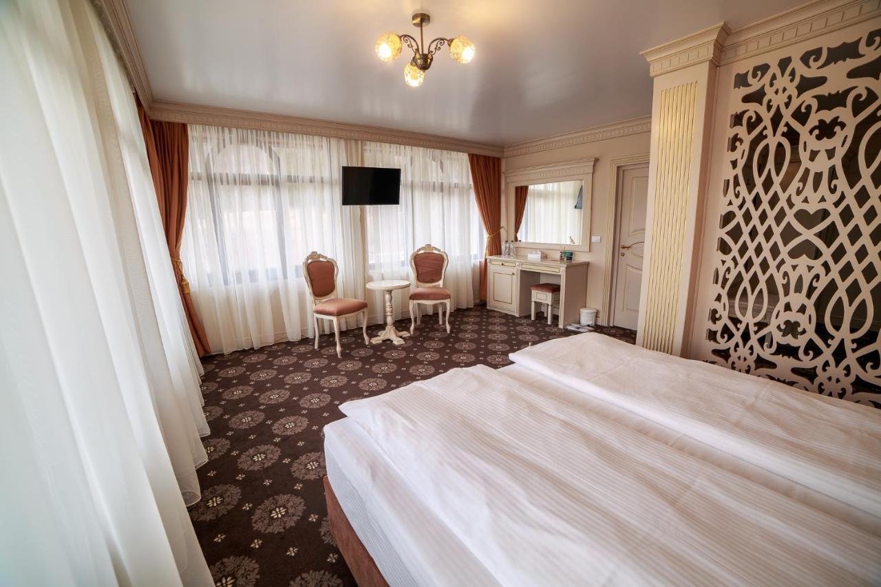Gradina Mariajelor Hotel Câmpulung Moldovenesc Екстериор снимка