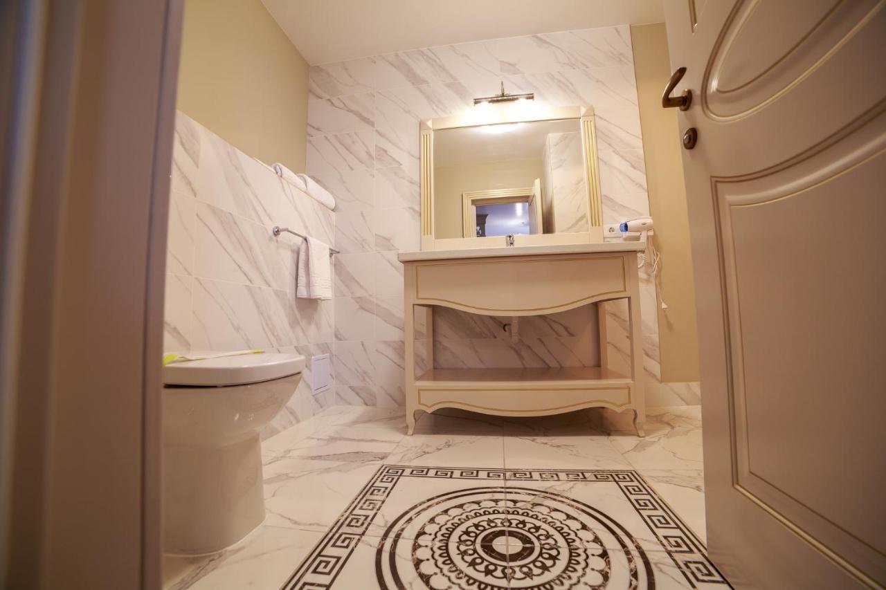 Gradina Mariajelor Hotel Câmpulung Moldovenesc Екстериор снимка