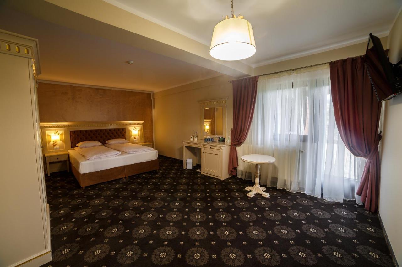 Gradina Mariajelor Hotel Câmpulung Moldovenesc Екстериор снимка